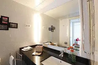 Home Around Mistral Pool Apartments Barcelona