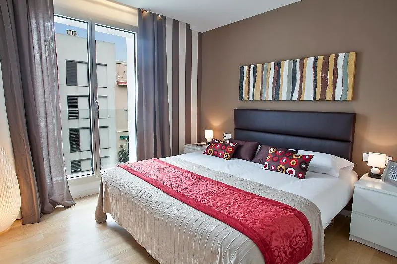 Home Around Mistral Pool Apartments Barcelona